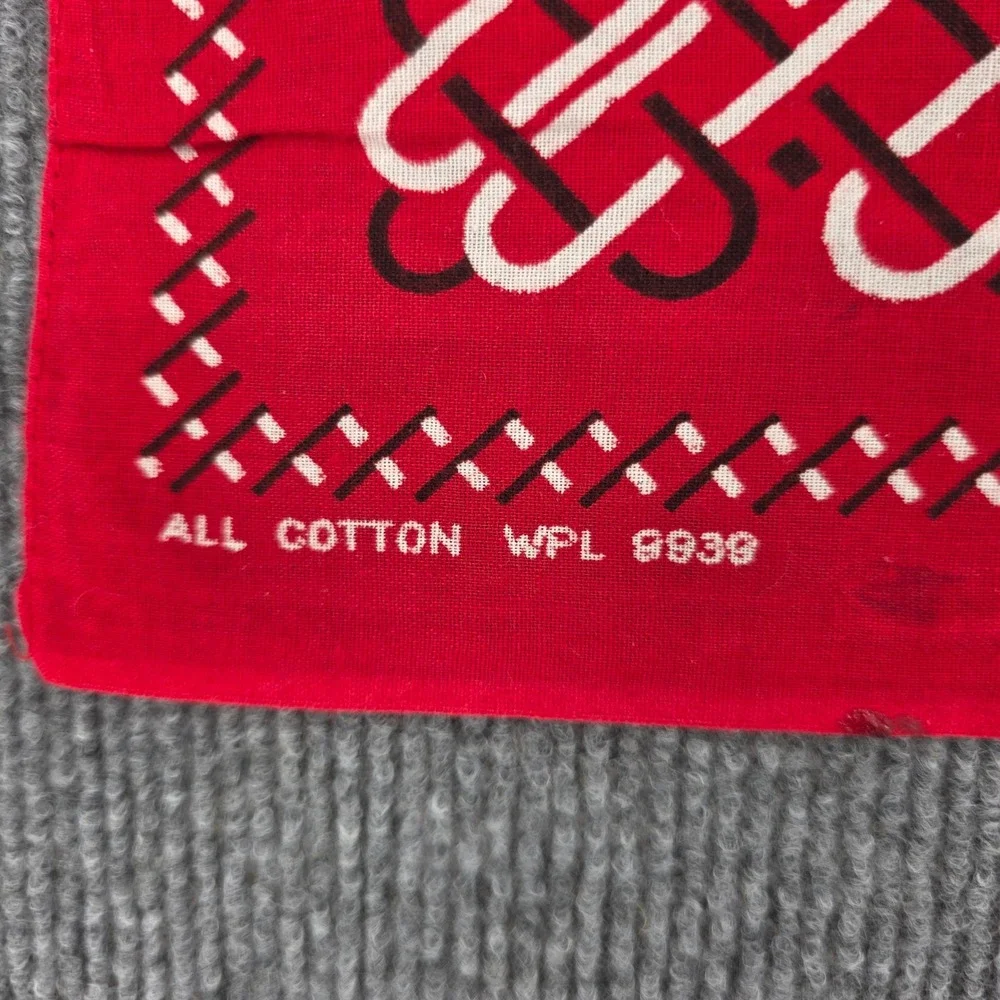 Vintage Red Cotton Bandana WPL 9939 Interlocking Geometric Chain Link 16.5 in